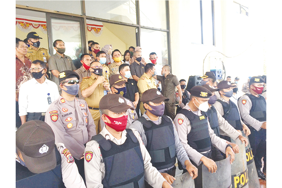 Warga Tuntut Pemberhentian Aktifitas PT JRBM di Bakan